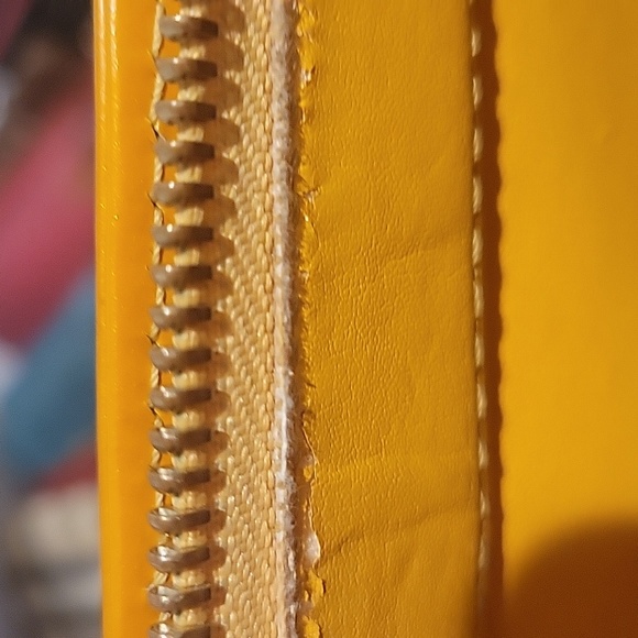 36. Authentic Louis Vuitton Shoulder Bag Houston Yellow Vernis - Picture 12 of 12